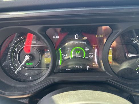 Used 2024 Jeep Wrangler Unlimited Sahara w/ Safety Group AWD/4WD image 14