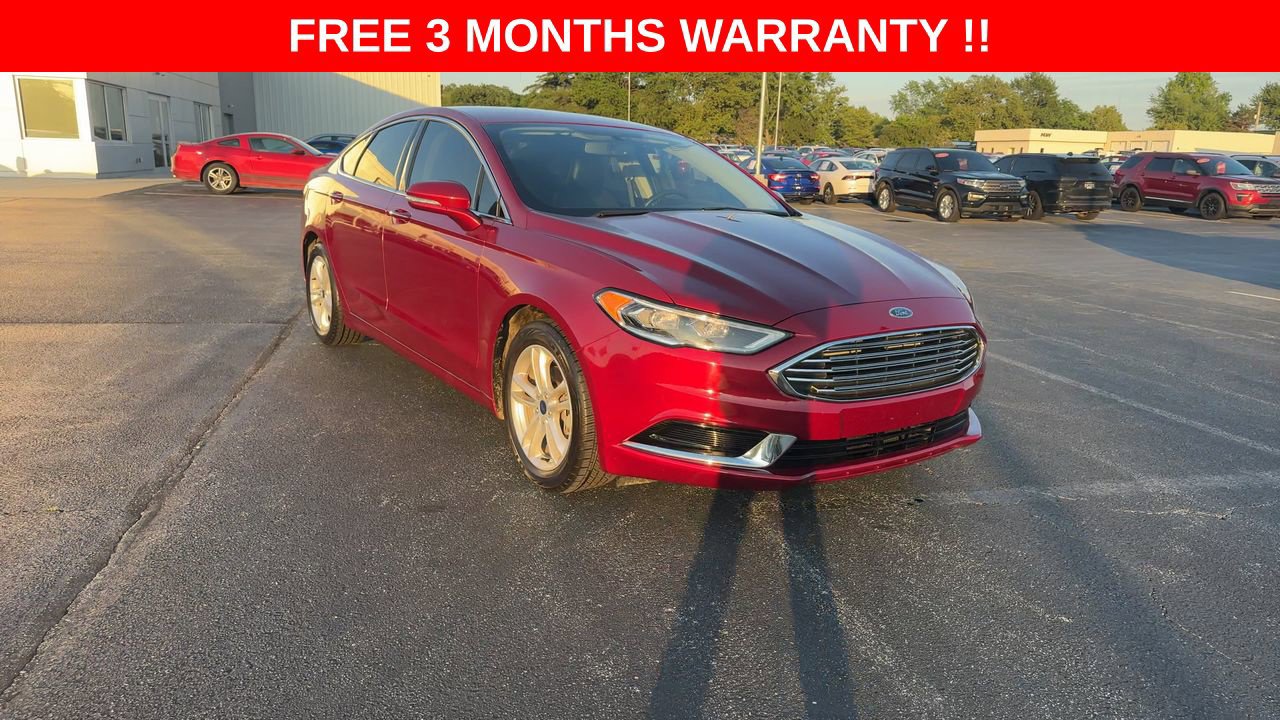 Used 2018 Ford Fusion SE w/ Fusion SE Technology Package FWD image 2