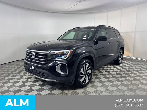 Used 2025 Volkswagen Atlas SE image 1