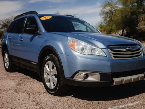 Used 2011 Subaru Outback 2.5i Limited image 1