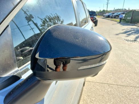 New 2025 Mitsubishi Outlander SE image 14