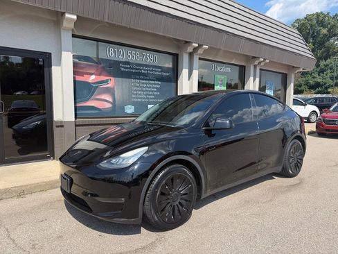 Used 2021 Tesla Model Y Long Range AWD/4WD image 2