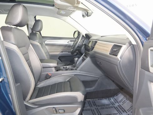 Used 2021 Volkswagen Atlas SEL Premium image 13