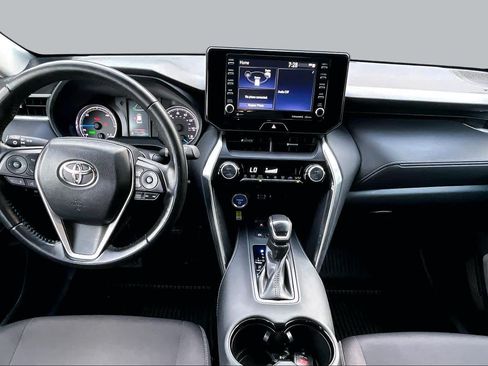 Used 2021 Toyota Venza LE AWD/4WD image 14