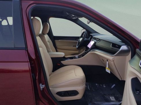 New 2025 Jeep Grand Cherokee L Limited w/ MOPAR Finishing Package RWD image 29