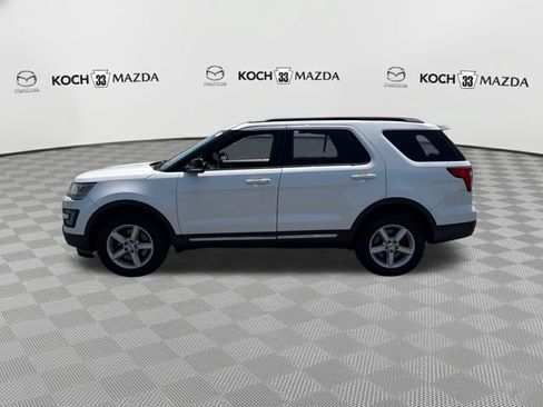 Used 2016 Ford Explorer XLT w/ Equipment Group 201A AWD/4WD image 4