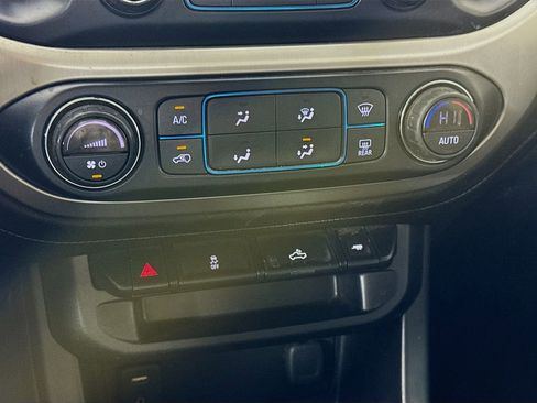 Used 2017 GMC Canyon SLE w/ SLE Convenience Package image 15