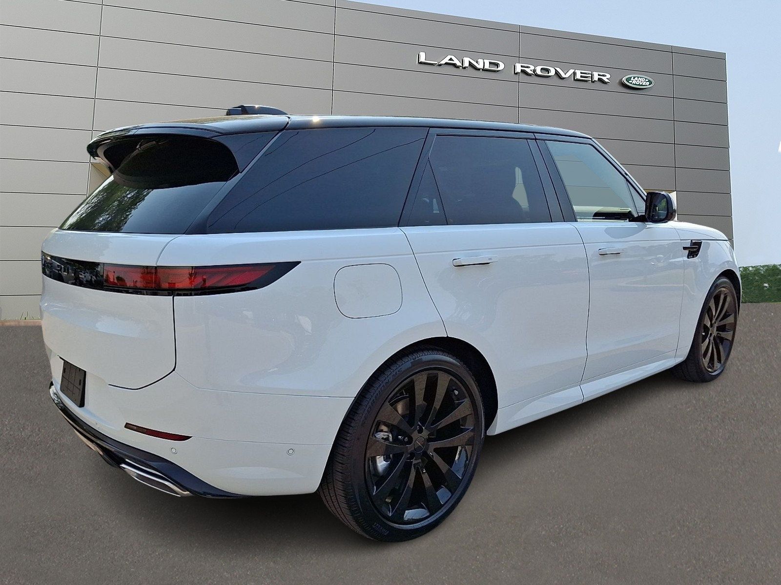 New 2026 Land Rover Range Rover Sport Dynamic SE AWD/4WD image 2