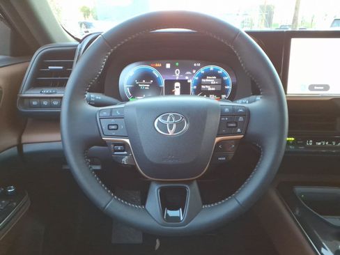 Certified 2026 Toyota Crown Signia AWD/4WD image 12