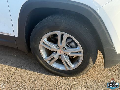 Used 2023 GMC Terrain SLE w/ Driver Convenience Package AWD/4WD image 6