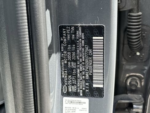 Used 2024 Hyundai Elantra Limited FWD image 25