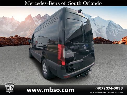 Used 2025 Mercedes-Benz Sprinter 2500 image 17