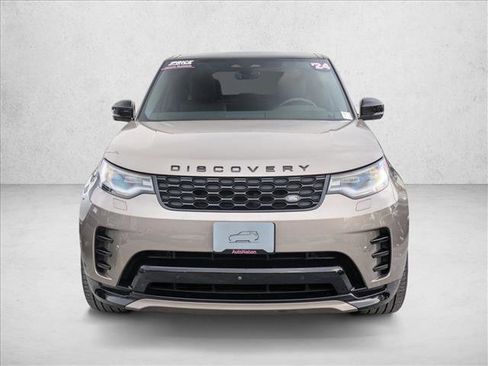 Used 2024 Land Rover Discovery Dynamic SE AWD/4WD image 2