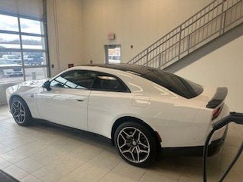 Used 2026 Dodge Charger Scat Pack AWD/4WD image 3