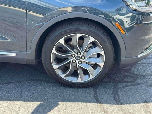 Used 2022 Lincoln Nautilus Reserve AWD/4WD image 9