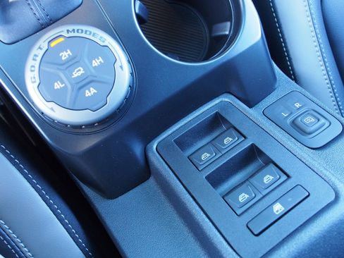 New 2025 Ford Bronco Outer Banks w/ Sasquatch Package image 22