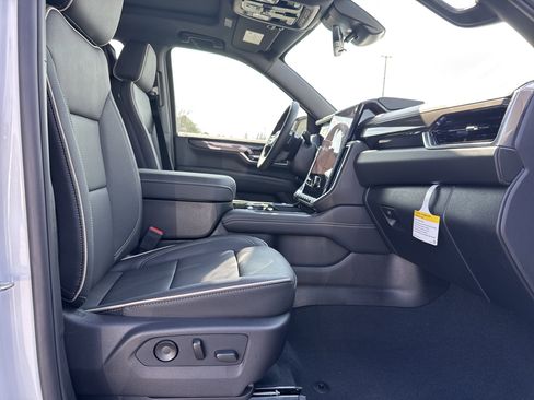 New 2026 GMC Yukon XL Elevation w/ Elevation Premium Package AWD/4WD image 34