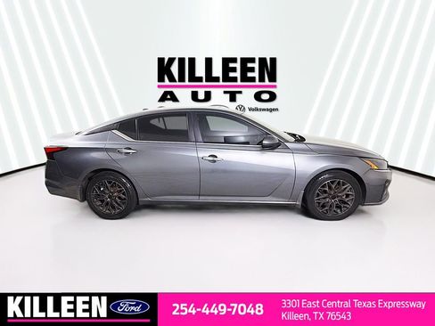 Used 2023 Nissan Altima 2.5 SV FWD image 9
