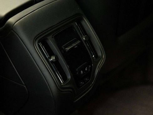 New 2026 Aston Martin DBX 707 image 43