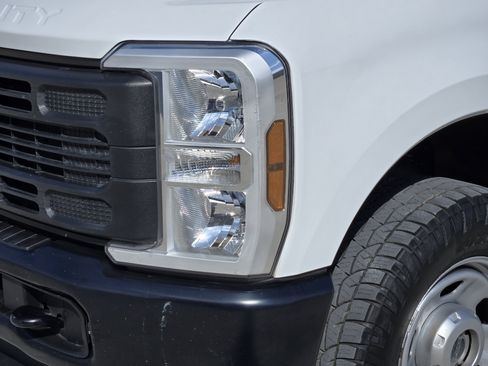 Used 2024 Ford F350 XL w/ FX4 Off-Road Package AWD/4WD image 10
