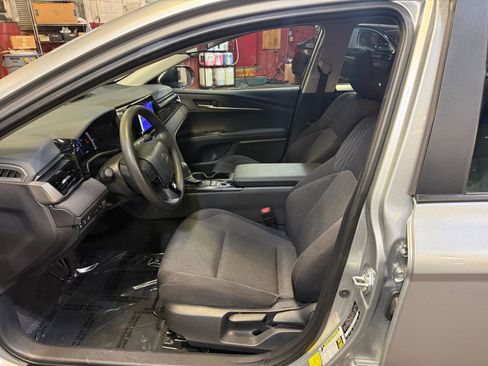 Used 2025 Toyota Camry LE image 25