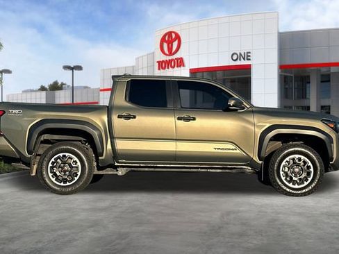 Used 2024 Toyota Tacoma TRD Off-Road image 3