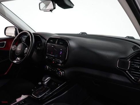 Used 2024 Kia Soul GT-Line w/ Option Group 020 FWD image 18