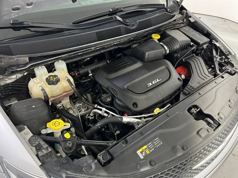 Used 2017 Chrysler Pacifica Touring-L image 13