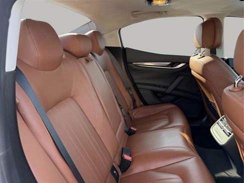 Used 2015 Maserati Ghibli RWD image 29