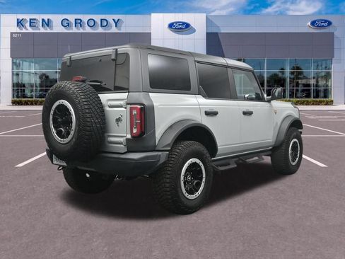 Used 2023 Ford Bronco Badlands AWD/4WD image 7