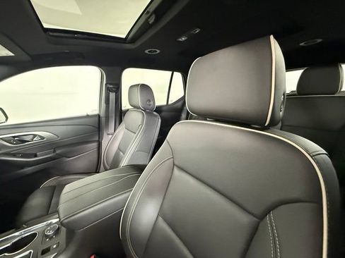 Used 2023 Chevrolet Traverse Premier w/ LPO, Floor Liner Package AWD/4WD image 6