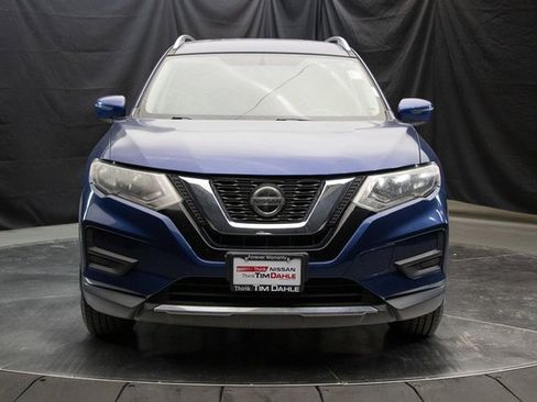 Used 2018 Nissan Rogue SV image 4