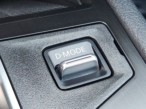 Certified 2025 Nissan Kicks SV image 26