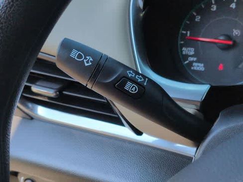 Used 2023 Chevrolet Traverse LS FWD image 26