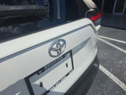 Used 2022 Toyota RAV4 XLE Premium FWD image 16