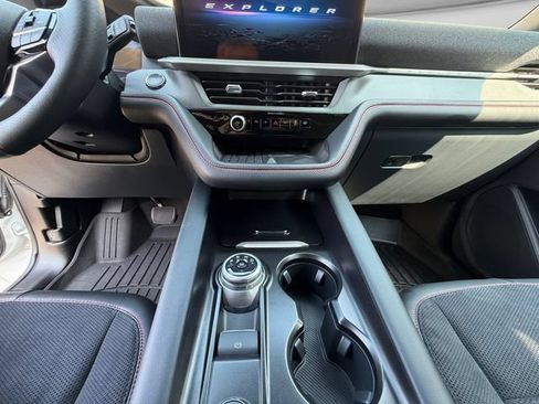 Used 2025 Ford Explorer ST AWD/4WD image 12