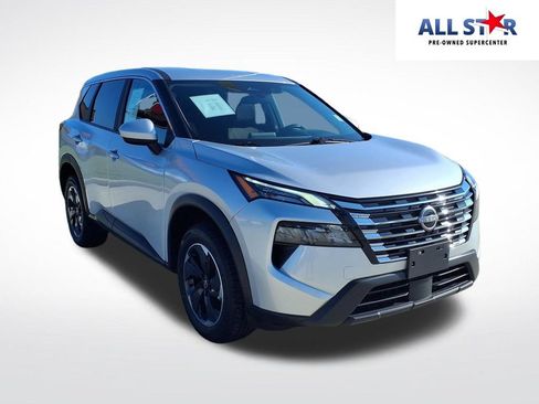 Used 2025 Nissan Rogue SV FWD image 1