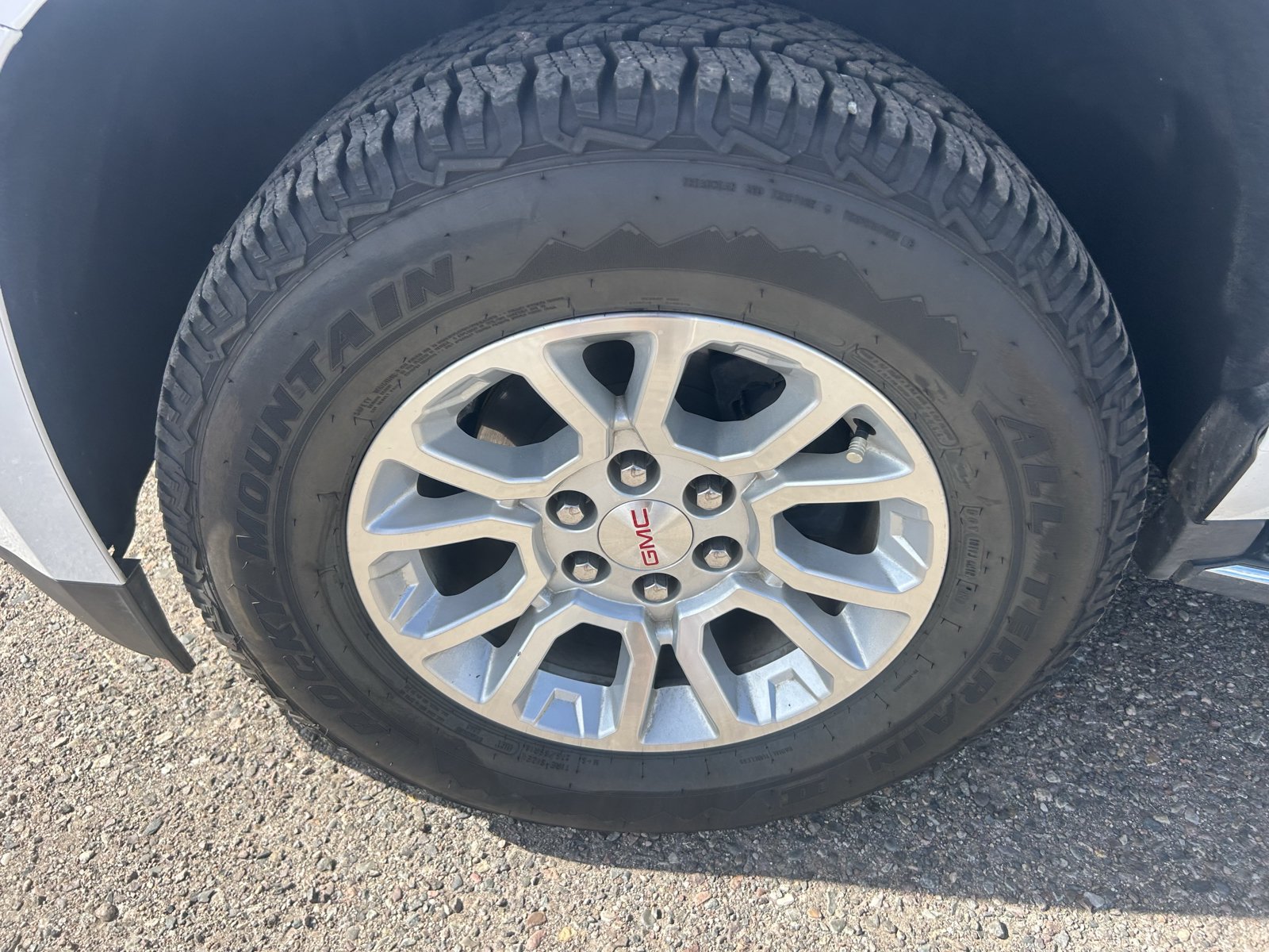 Used 2020 GMC Yukon XL SLT AWD/4WD image 9