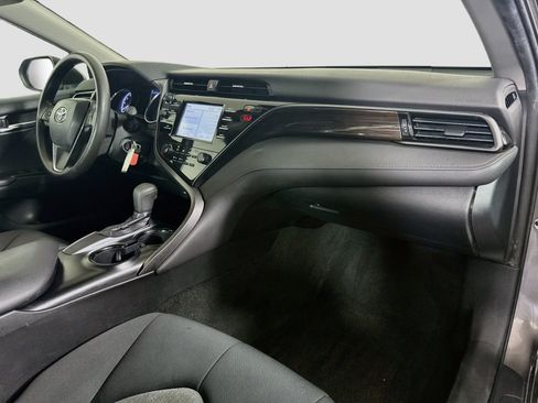 Used 2019 Toyota Camry LE FWD image 29