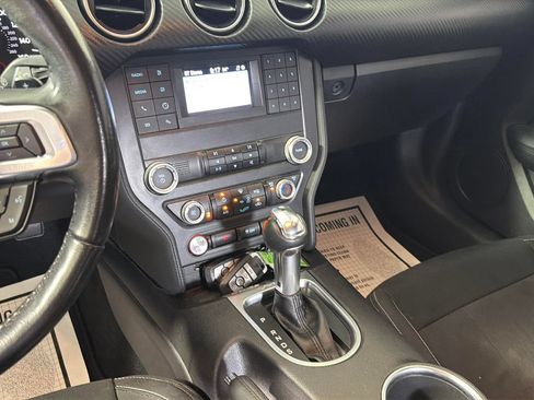 Used 2020 Ford Mustang Coupe RWD image 22