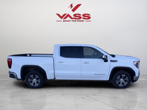 Used 2025 GMC Sierra 1500 SLT AWD/4WD image 6