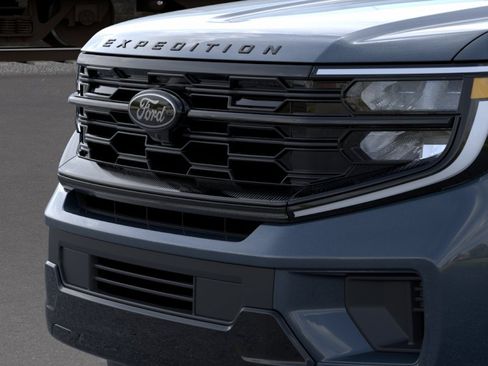New 2026 Ford Expedition Platinum w/ Stealth Appearance Package AWD/4WD image 17