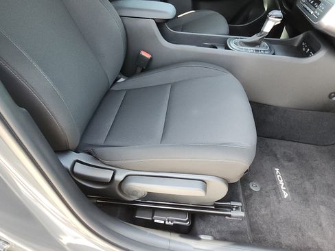 Certified 2025 Hyundai Kona SEL FWD image 19