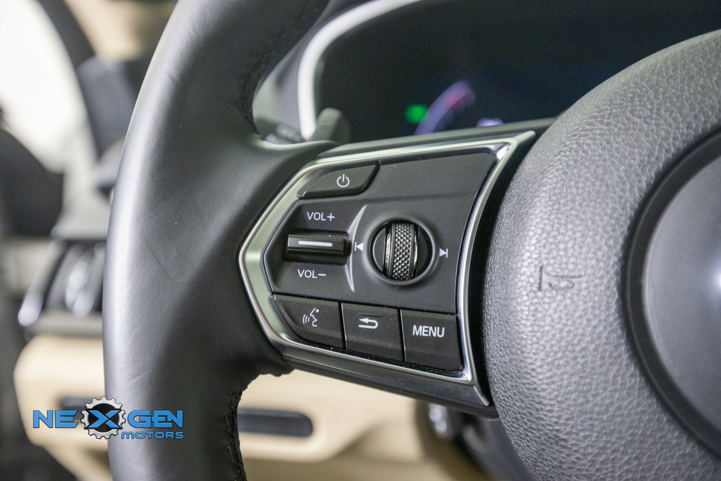 Used 2025 Acura MDX w/ Technology Package AWD/4WD image 17