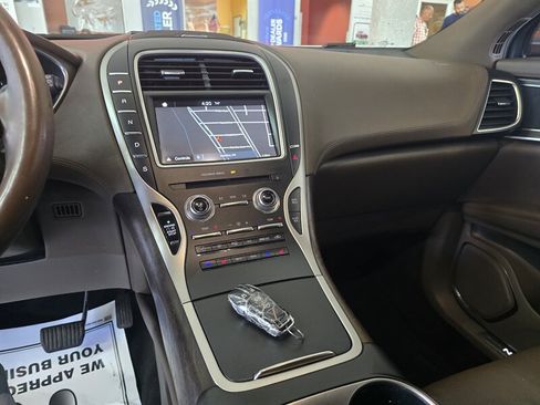 Used 2016 Lincoln MKX Reserve w/ Driver Assistance Package AWD/4WD image 21