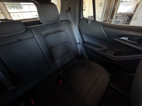 Used 2025 Chevrolet Equinox LT image 41