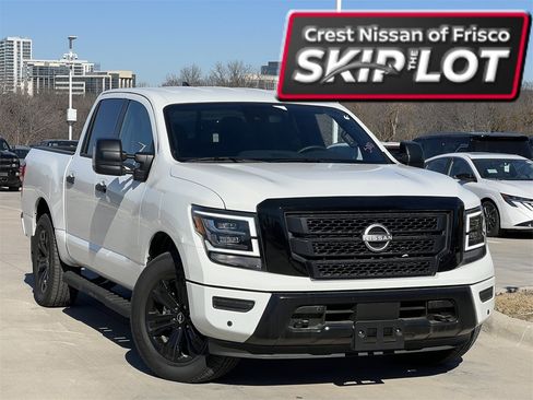 Certified 2024 Nissan Titan SV w/ SV Convenience Package image 1