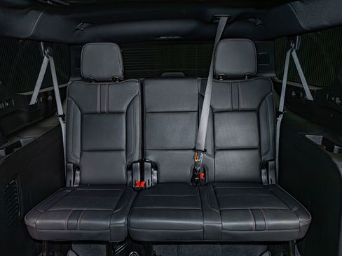 Used 2025 Chevrolet Suburban RST w/ Comfort Package image 24