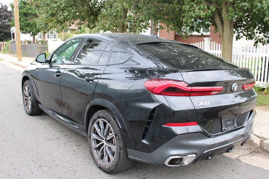 Used 2025 BMW X6 xDrive40i AWD/4WD image 7