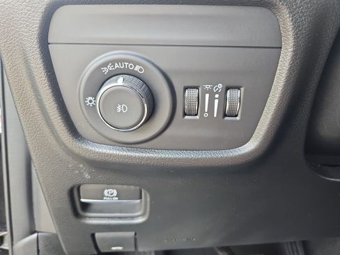 Used 2024 Jeep Grand Cherokee Limited w/ Luxury Tech Group II AWD/4WD image 27